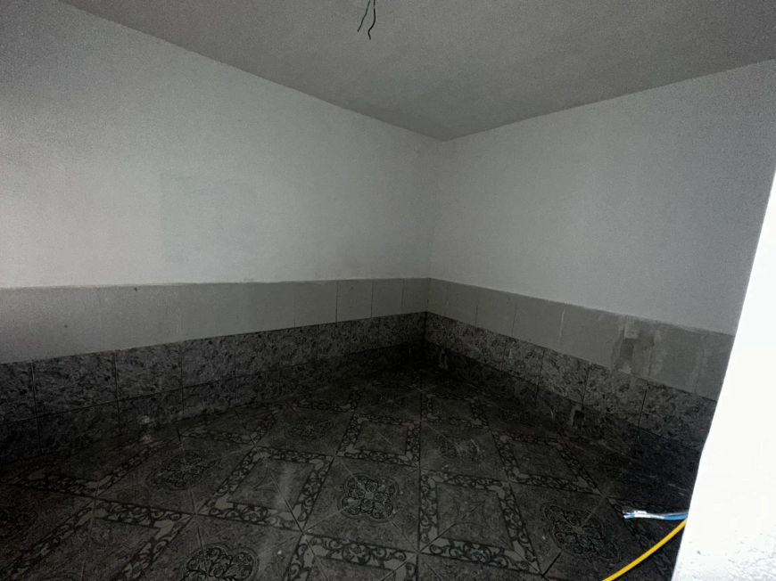 Casa em Santa Cruz da Serra a poucos minutos do centro comercial.