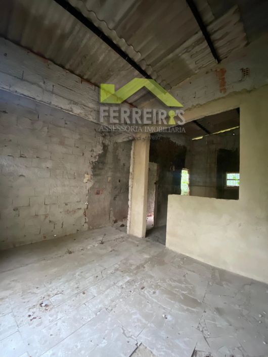Terreno amplo medindo 200m² plano e murado