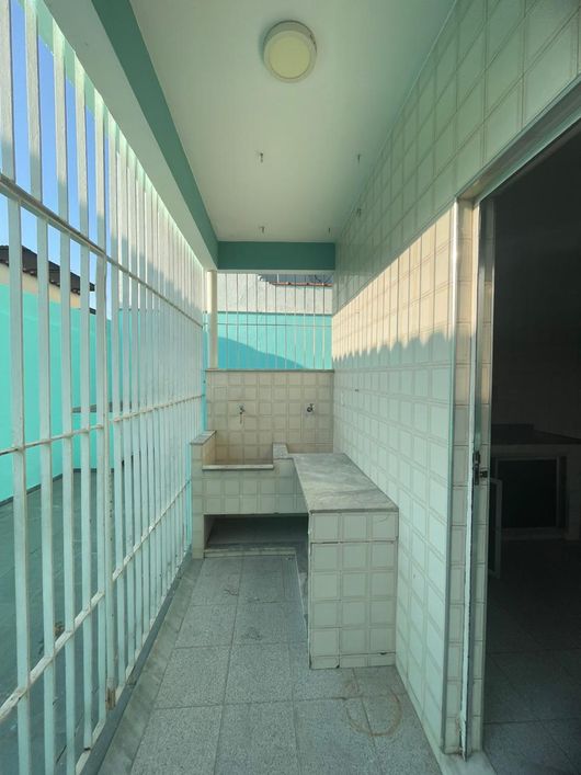 Duque de Caxias - Casa duplex , 4 quartos, 4 vagas - R$ 550.000,00