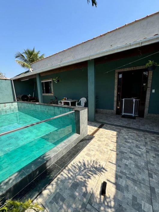Linda casa com piscina em Vila Maria Helena!!!!