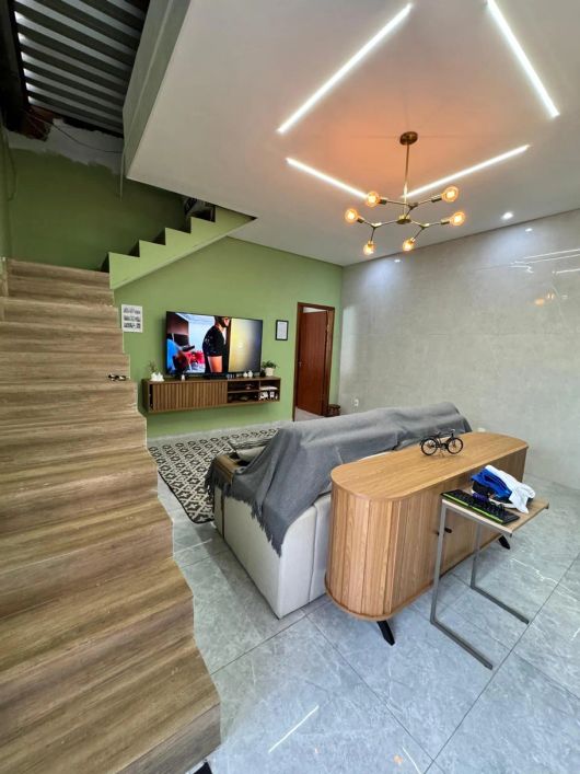 Linda casa com piscina em Vila Maria Helena!!!!