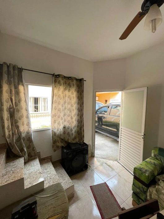 Imóvel para venda possui 80 metros quadrados com 2 quartos em Taquara - Duque de Caxias - RJ