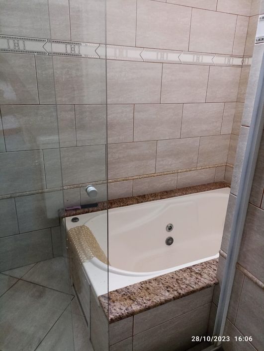 Casa para venda tem 200 metros quadrados com 4 quartos em Jardim Panamá - Duque de Caxias - RJ