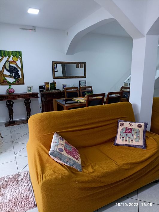 Casa para venda tem 200 metros quadrados com 4 quartos em Jardim Panamá - Duque de Caxias - RJ