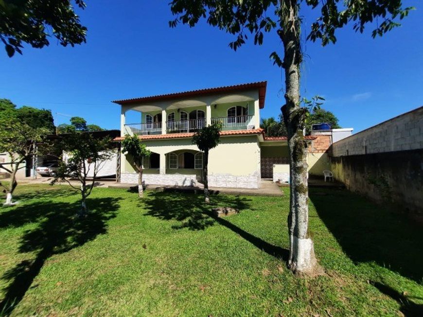 Terreno com 1.080m² contendo 3 casas Chácara Arcampo.