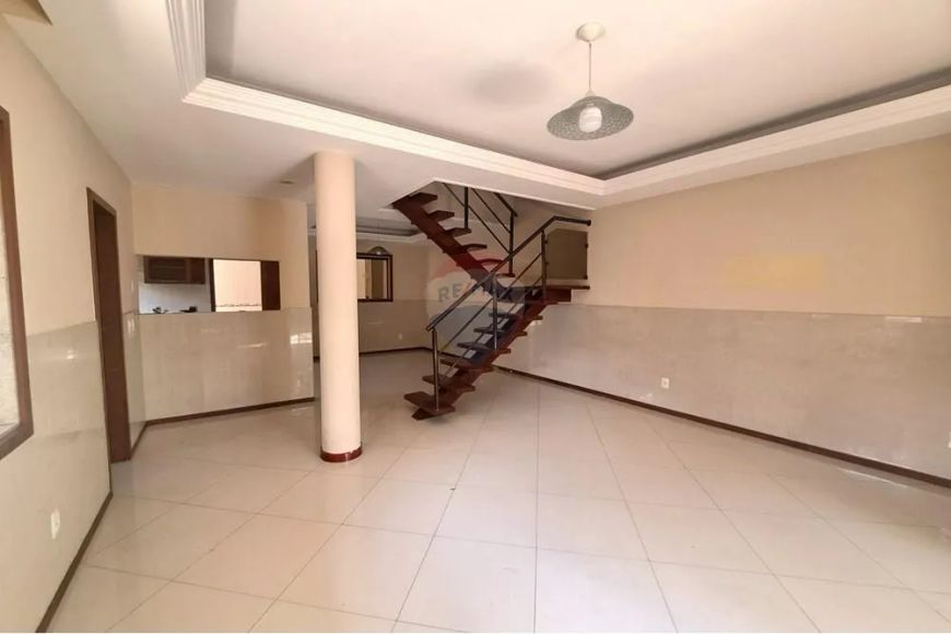 Casa Duplex à Venda em Jardim Primavera – 3 Quartos, Suíte, Quintal e 4 Vagas – R$ 850.000