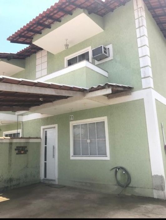 Oportunidade para sair do aluguel . Linda casa Saracuruna