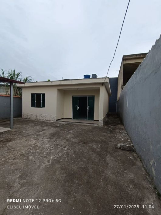 Casa à venda na Rua Torres, Parque Xerém, Duque de Caxias - RJ