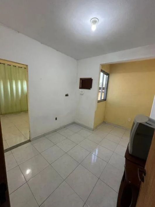 Casa 4 dormitórios ou + para Venda em Duque de Caxias, Jardim das Oliveiras, 4 dormitórios, 3 banhei