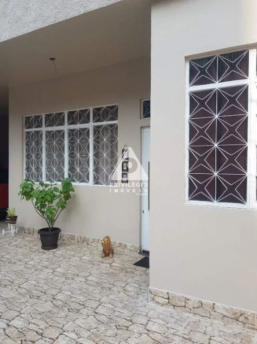 Casa à venda, 4 quartos, 1 suíte, 3 vagas, Vila Oito de Maio - Duque de Caxias/RJ