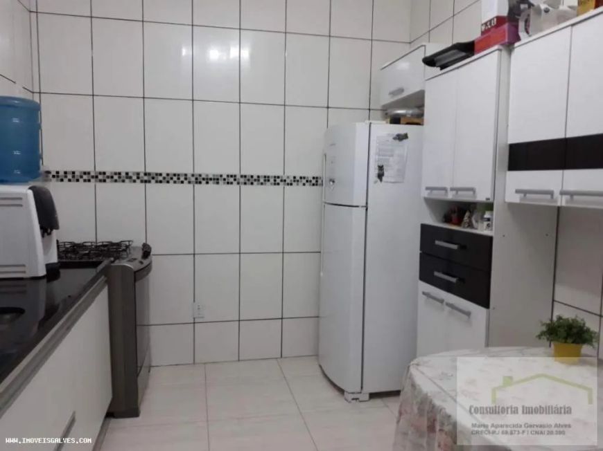Descubra o seu novo lar em uma charmosa casa localizada no bairro de Saracuruna, em Duque de Caxias,