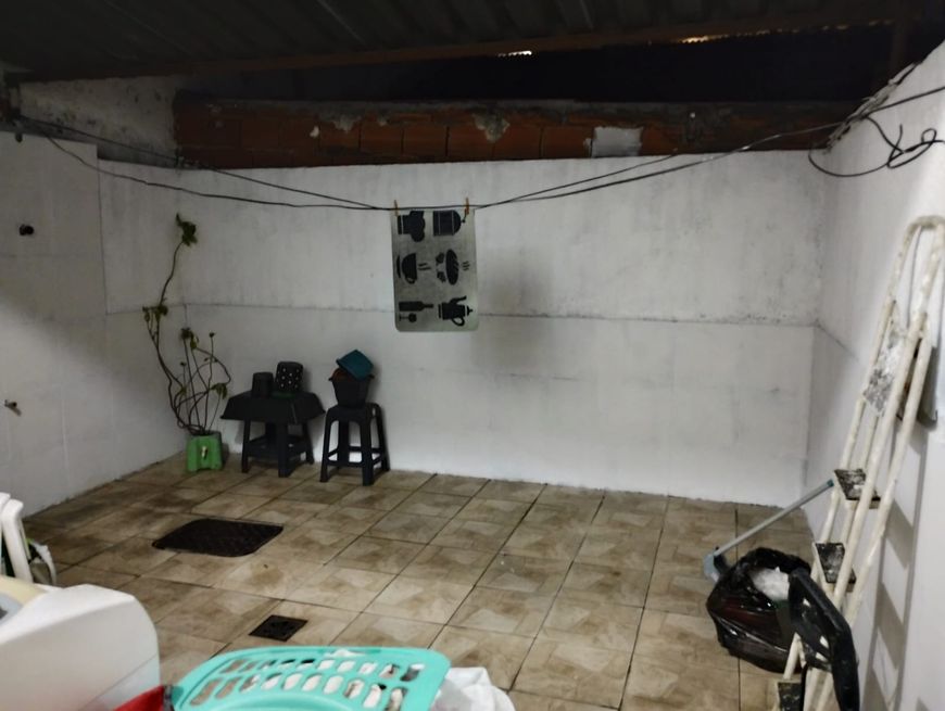 Imóvel para venda possui 100 metros quadrados com 2 quartos em Vila Itamarati - Duque de Caxias - RJ