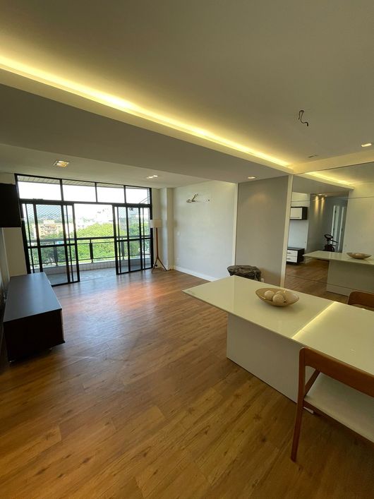Apartamento para venda possui 115 metros quadrados com 2 quartos