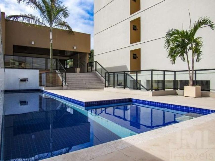 Apartamento em condomínio de alto padrão
