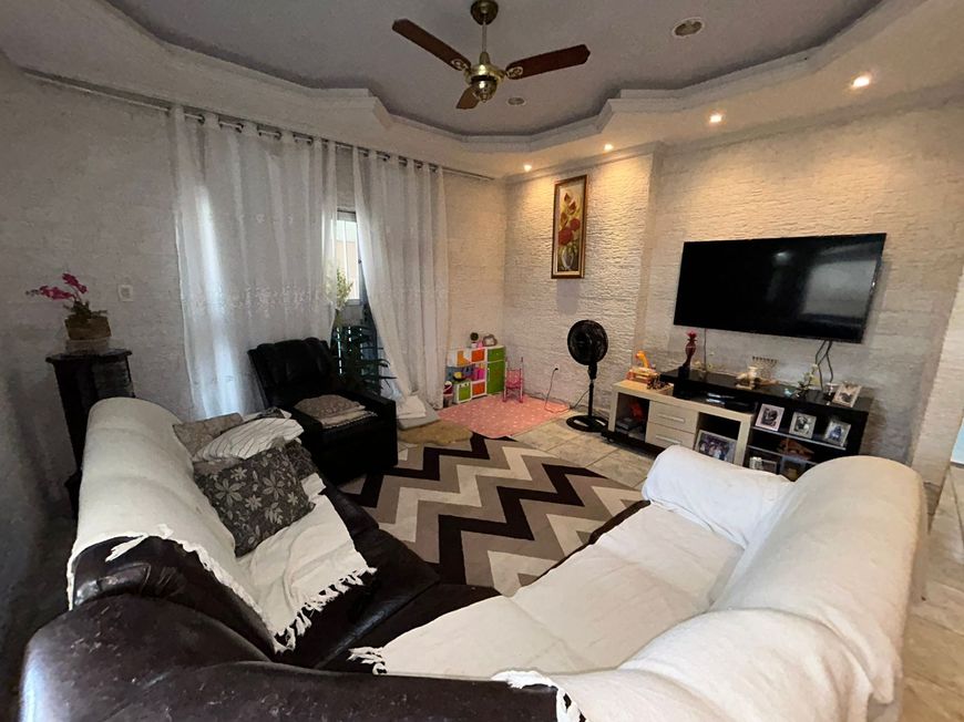 Duas casas grandes com piscina em Xerem