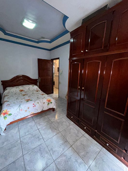 Duas casas grandes com piscina em Xerem
