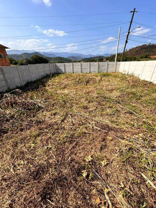 TERRENO EM XERÉM 200M2