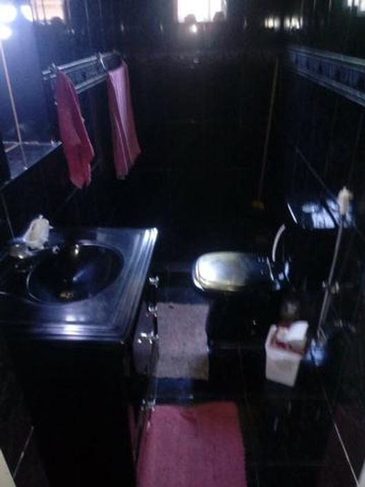 Barro branco casa 2 quartos, quintal e garagem.