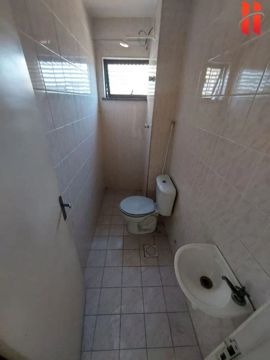 Sala comercial com 28m²na esquina com a Av. Brigadeiro Lima e Silva