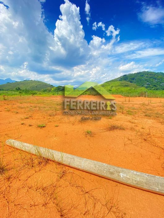 Terreno em Xerem com 525m² plano