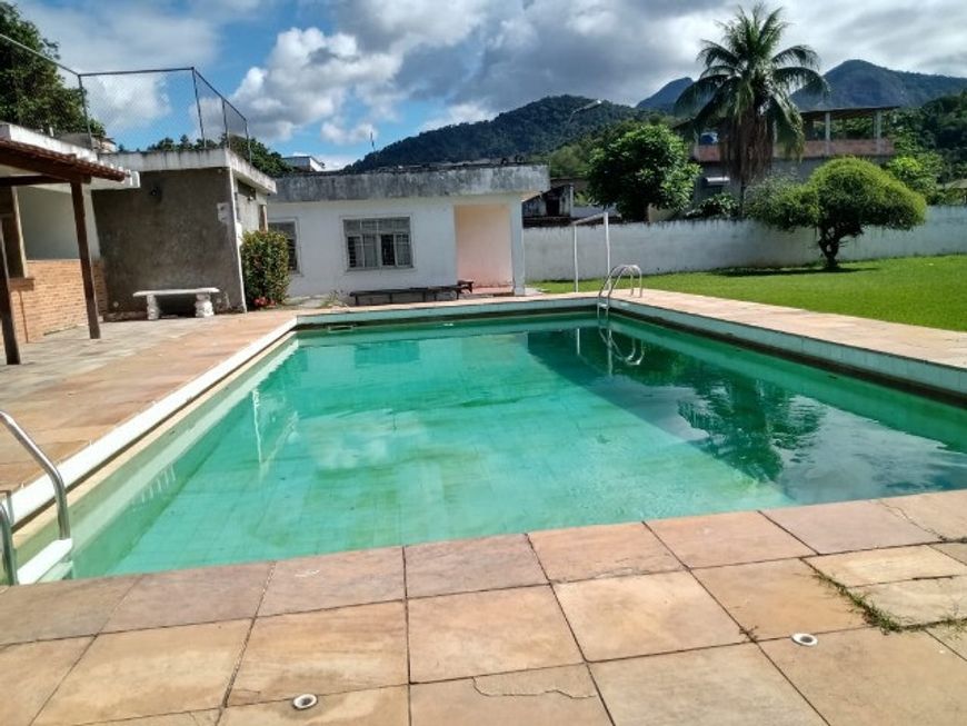 Lindo sitio de 2.900m² com casarão em Parada Angélica