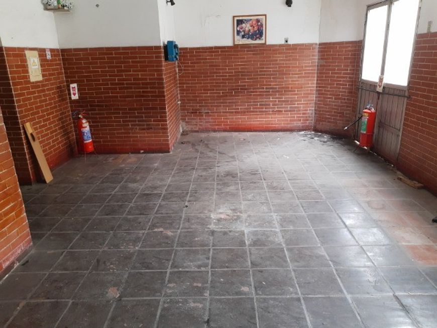 Vendo Prédio 3 Pavimentos - 2.600m² - Centro de Duque de Caxias