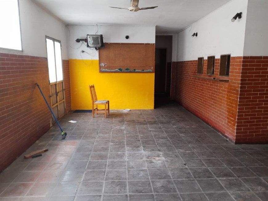 Vendo Prédio 3 Pavimentos - 2.600m² - Centro de Duque de Caxias