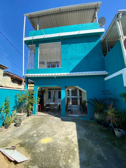 Excelente casa em Xerém 2 quartos e garagem.