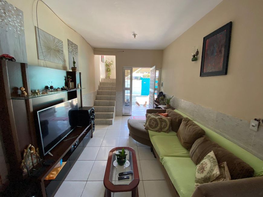 Excelente casa em Xerém 2 quartos e garagem.