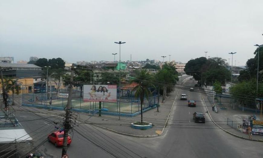Vendo 4 Lojas + 2 Apartamentos + Área livre 350m² - Itatiaia - Duque de Caxias