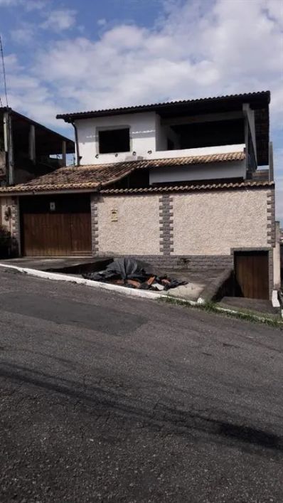 0 - Casa 4 quartos, sendo 1 suíte