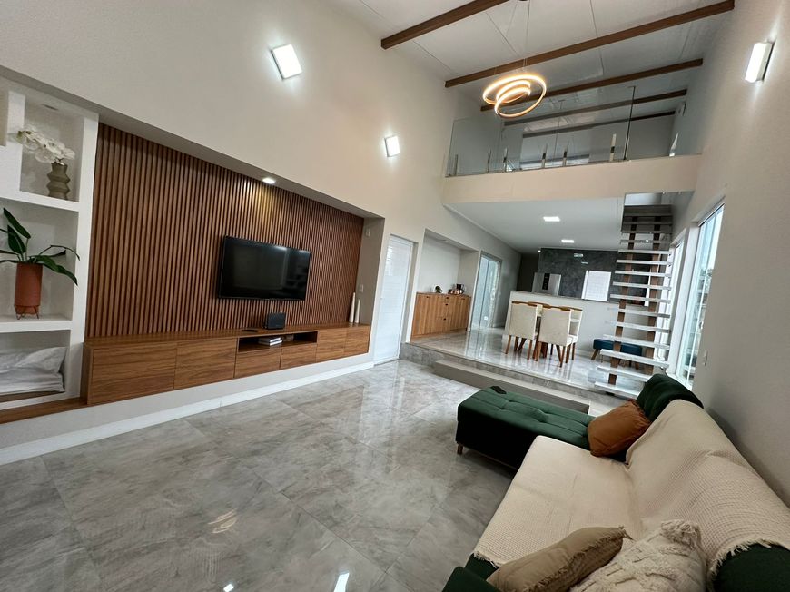 Casa para venda tem 180 metros quadrados com 1 quarto em Chácaras Arcampo - Duque de Caxias - RJ