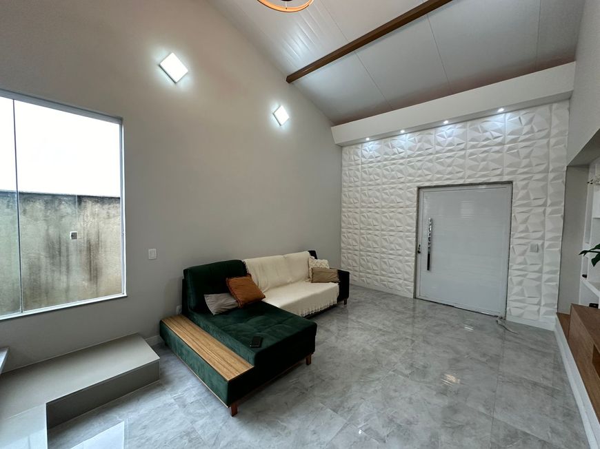 Casa para venda tem 180 metros quadrados com 1 quarto em Chácaras Arcampo - Duque de Caxias - RJ