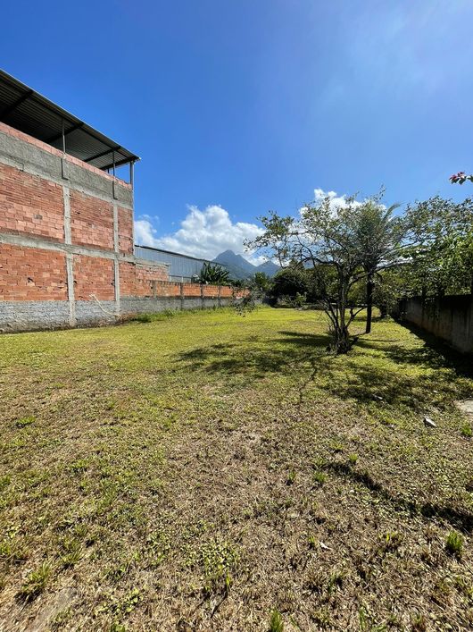Terreno plano com 750m² - Taquara/Dq de Caxias