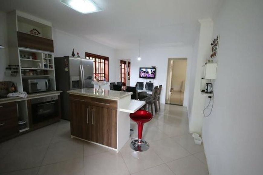 Mini sítio no Equitativa 4 quartos e linda piscina