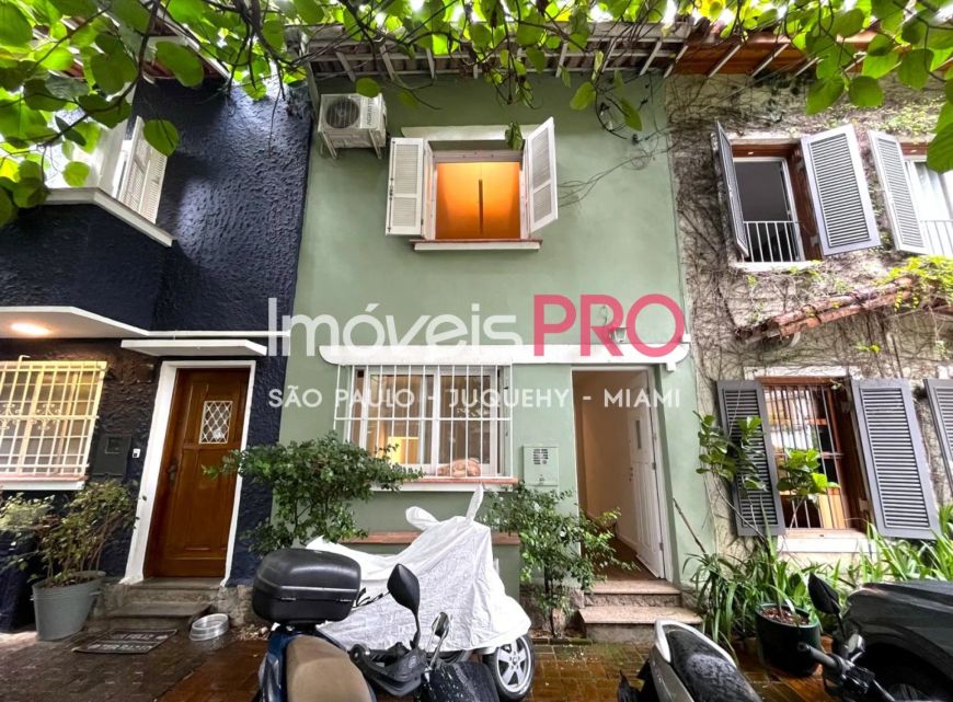 Linda casinha de vila na melhor região de São Paulo !