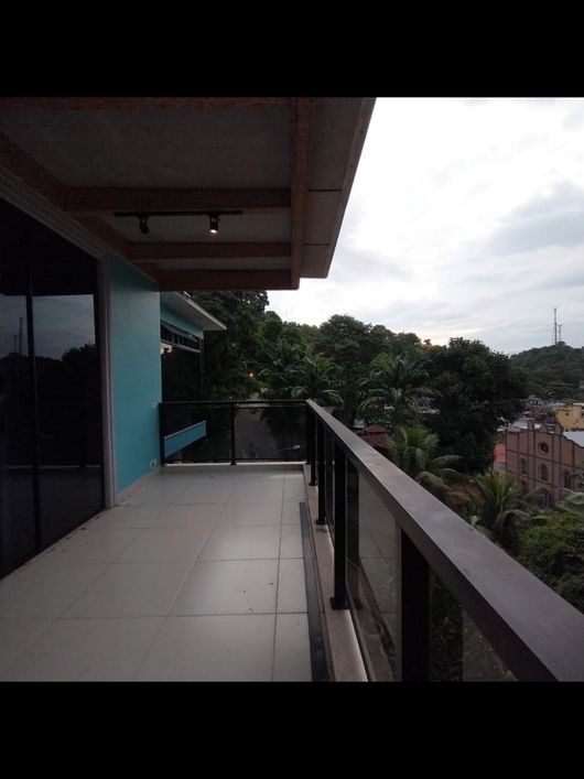 Casa de condomínio para venda possui 200 metros quadrados com 4 quartos