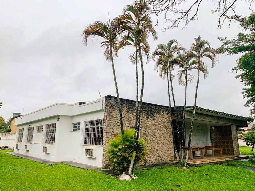 Térrea para venda com 2800 metros quadrados com 6 quartos em Vila Bernadete - Duque de Caxias - RJ