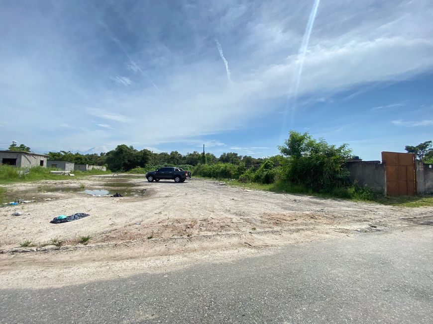 Área com 1.440m² pertinho da Rio-Magé com RGI.