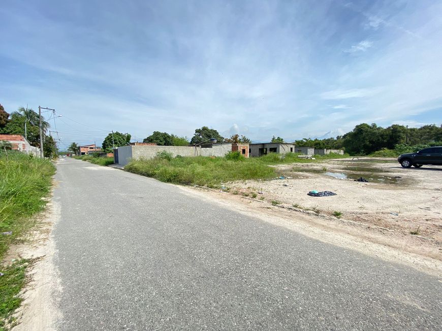 Área com 1.440m² pertinho da Rio-Magé com RGI.