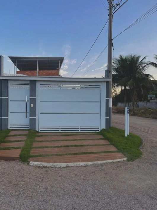 Casa à venda na Rua Luiz Vicente Gonzaga, Mantiquira, Duque de Caxias - RJ