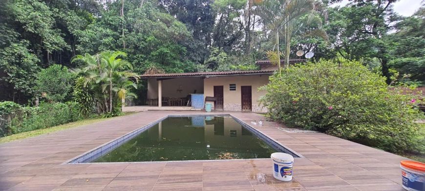 LINDO SITIO - Casa Principal: 200m2 - Anexo 100 m2 - churrasqueira coberta - piscina - sauna !!!!