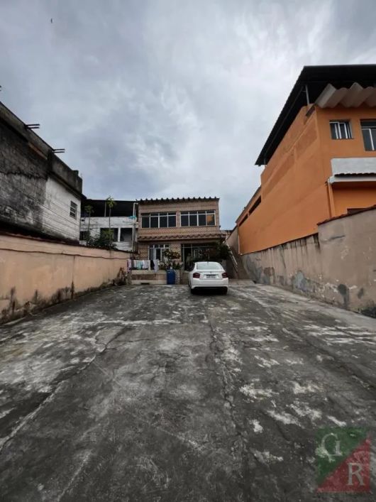 Casa para Venda em Duque de Caxias, Vila Itamarati, 5 dormitórios, 3 suítes, 4 banheiros, 10 vagas