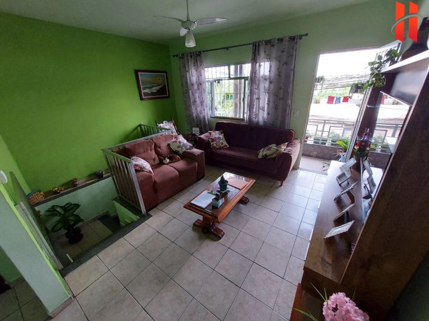EXCELENTE CASA TRIPLEX COM MAIS DE 150M² E TERRAÇO AMPLO