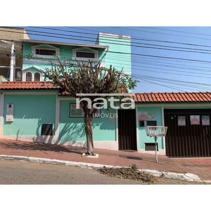Casa triplex de 270m² na 25 de Agosto à venda
