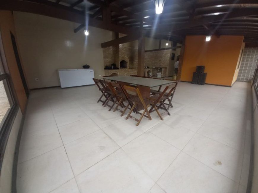 Linda casa duplex em telha colonial em Xerém.