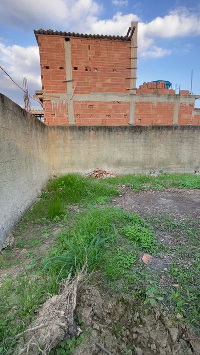 COD. 1337 Terreno plano 180m² todo murado em Vila do Sase