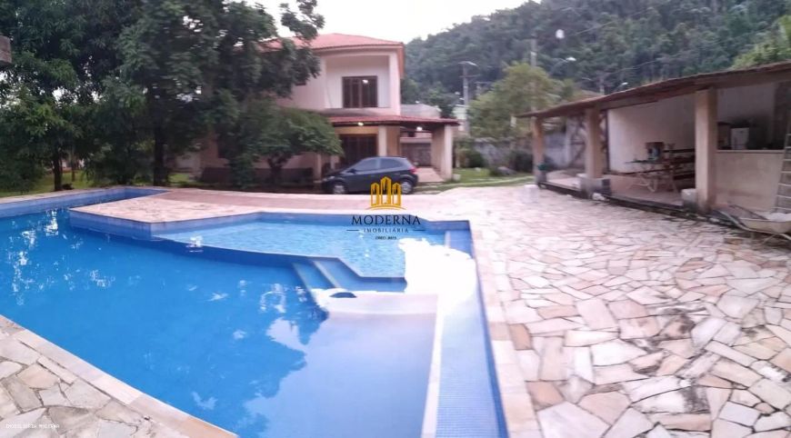 Casa para Venda em Duque de Caxias, Parque A Equitativa, 3 dormitórios, 3 suítes, 5 banheiros, 3 vag
