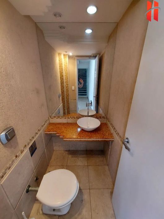 Excelente Casa Comercial com + de 300m² no Jd 25 de Agosto.