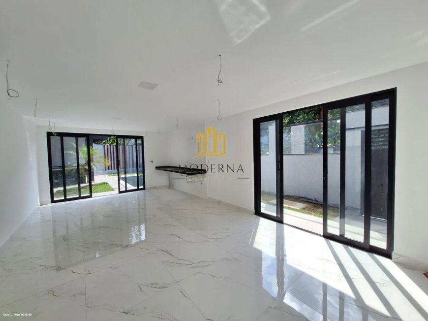 Casa para Venda em Duque de Caxias, Parque A Equitativa, 3 dormitórios, 3 suítes, 5 banheiros, 2 vag